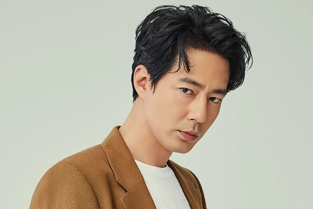 ممثلين كوريين فوق سن الأربعين