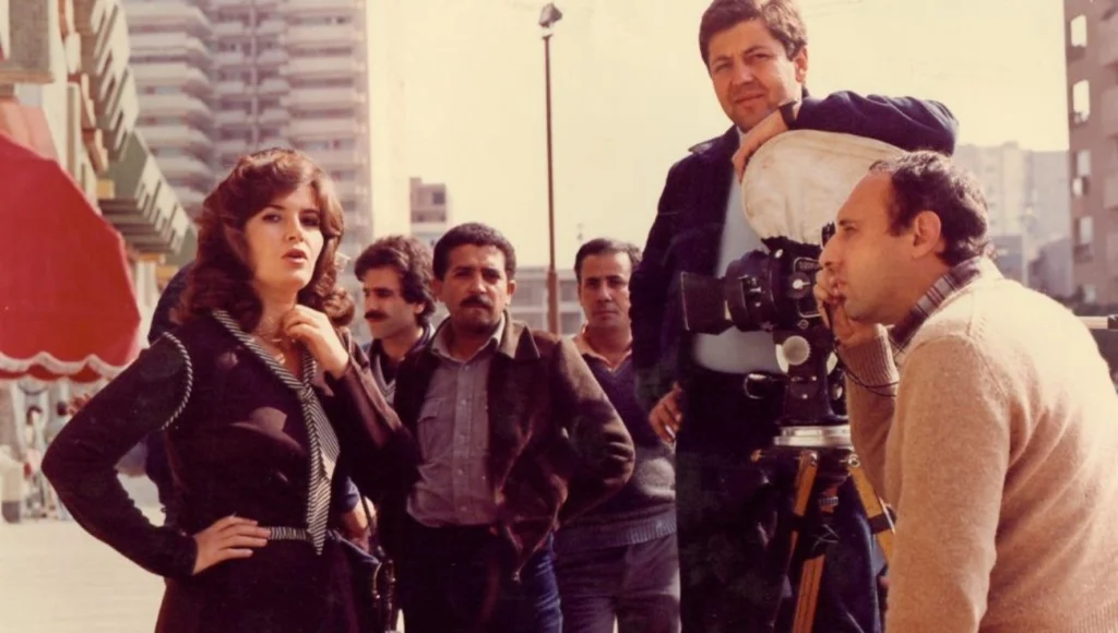 فيلم سواق الأتوبيس (1982)